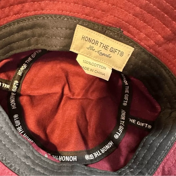 NWOT Unisex Honor The Gift Ruby Red Maroon Bucket Hat. One size - Picture 3 of 3